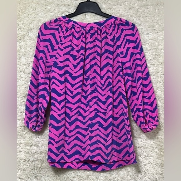 Lilly Pulitzer I Got Lucky Silk Moxy Blouse - Picture 2 of 12